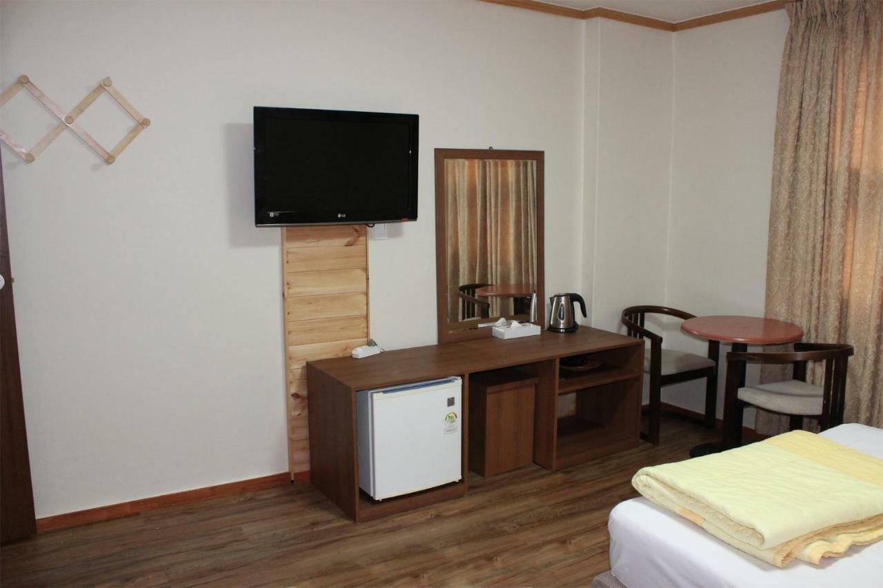 ג'גו Hyundai Tourist Hotel מראה חיצוני תמונה